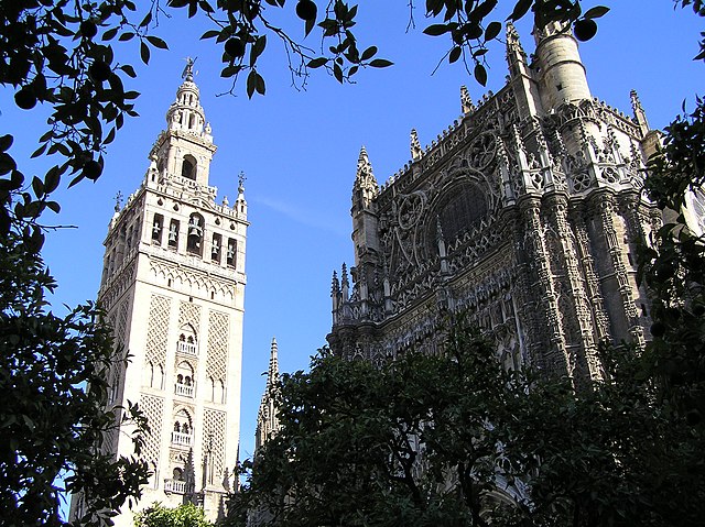 Vista de la catedral y la Giralda de Sevilla