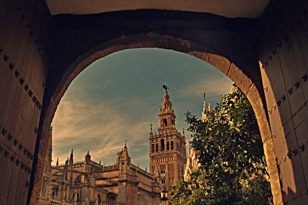 Postal de Sevilla y Pintores sevillanos